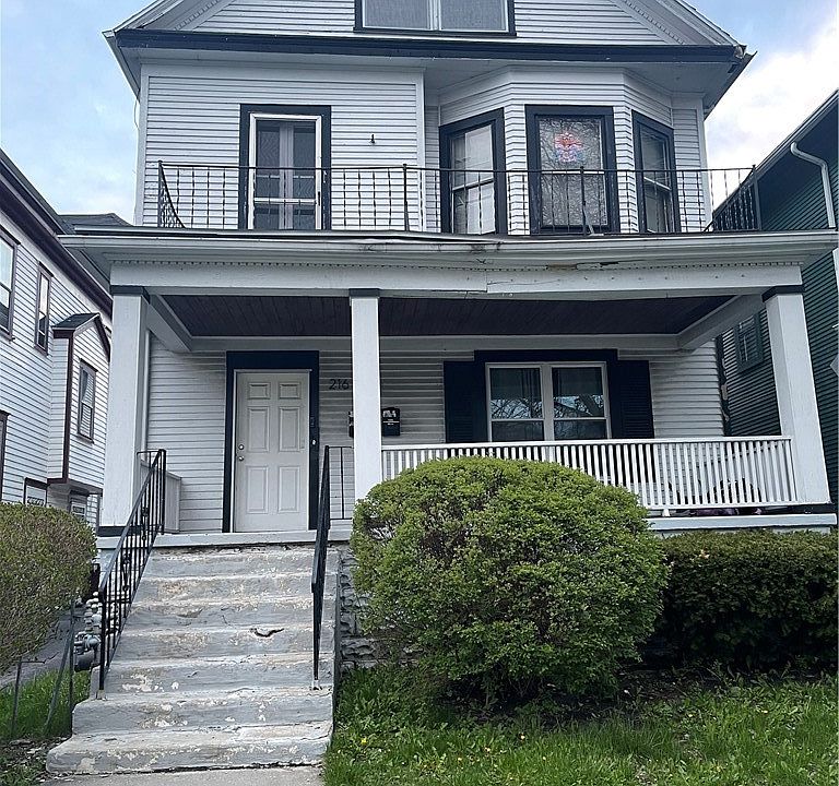 1st image of 216 Blaine Ave