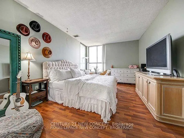 195 Saint Patrick St #PH4B — Photo 4