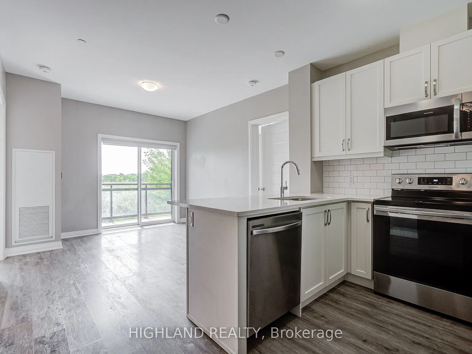 2 bed, $2,690 — Photo 3
