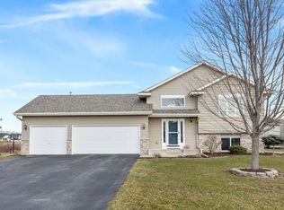 1104 Prairie Ridge Ln, Lester Prairie, MN 55354