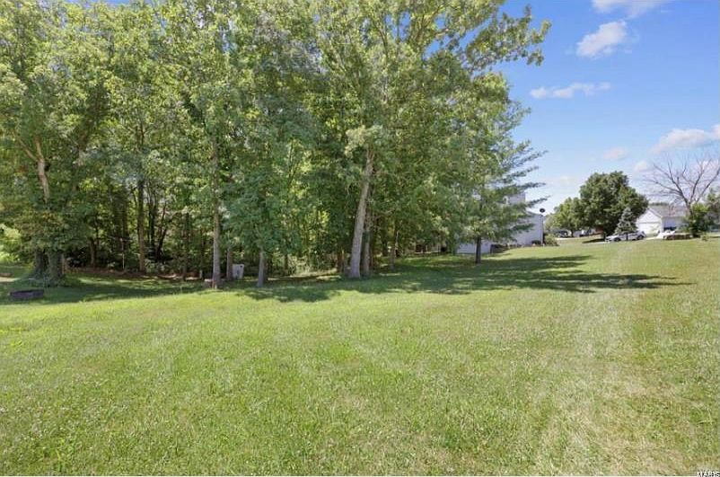 1st image of 588 Mahogany Dr
