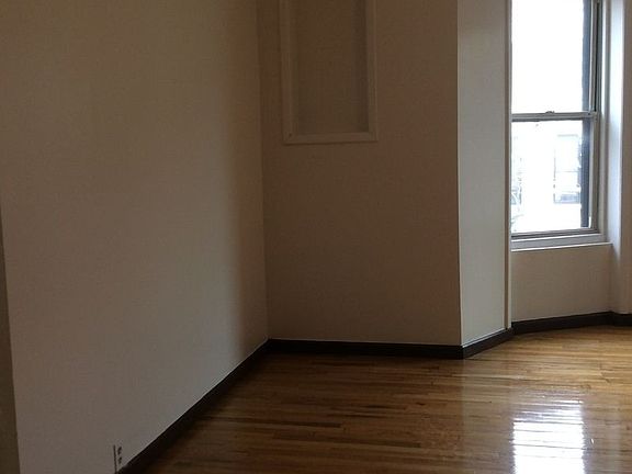 4th image of 394 1st St APT 2L