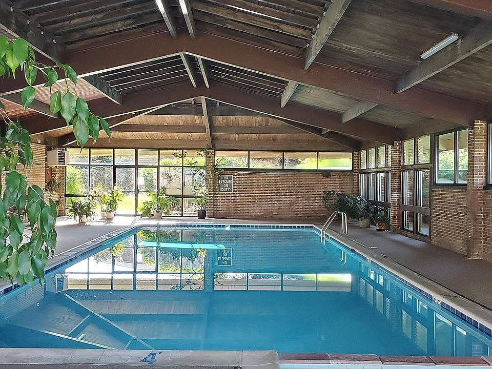 year round pool /hot tub