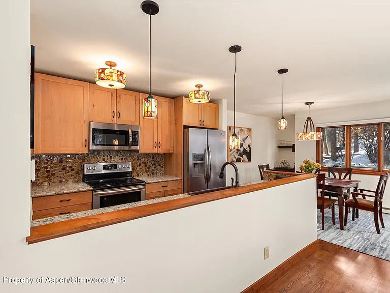 374 Meadow Ranch Dr — Photo 7