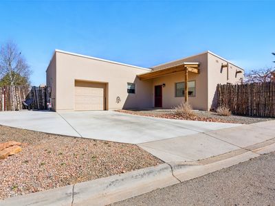 3759 Valmora Rd, Santa Fe, NM, 87505