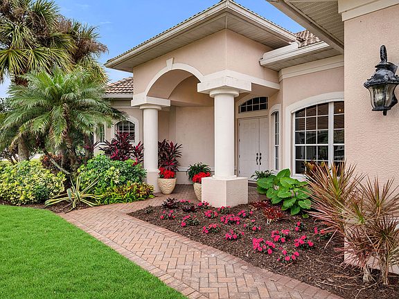 2nd image of 12880 Silverthorn Ct