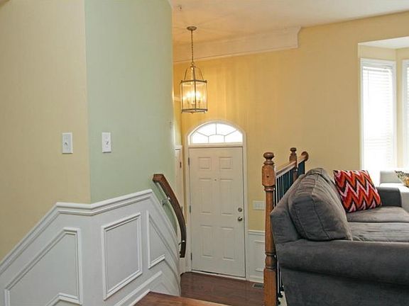 3rd image of 218 Balaban Cir