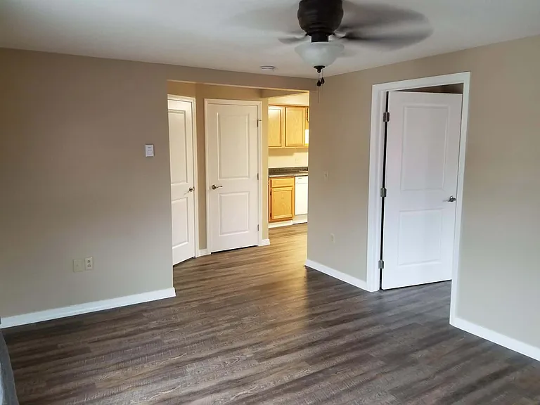 3456 University Ave — Photo 2