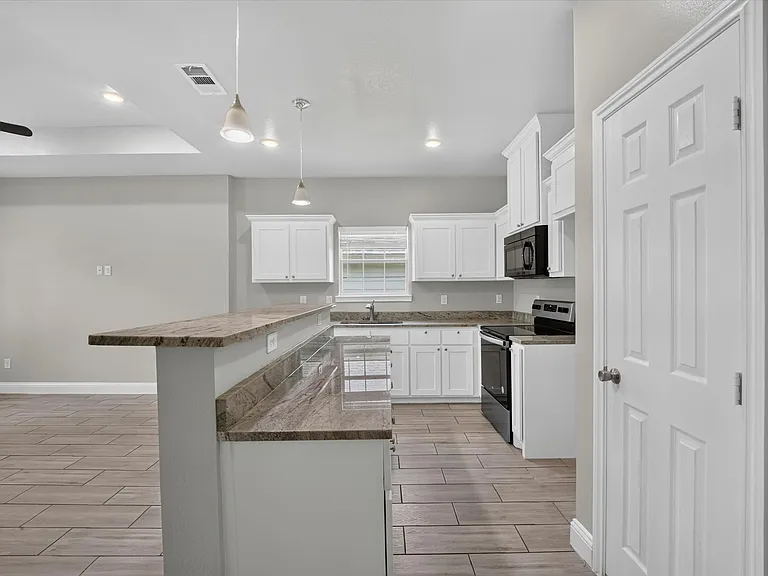 3205 Bois D Arc St — Photo 9