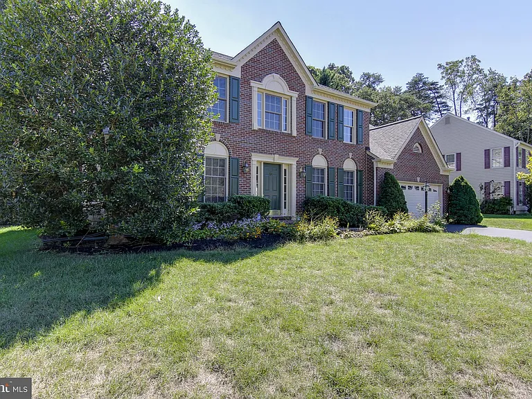 4269 Exeter Dr — Photo 2