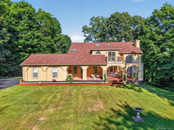 5 Harvey Way, Newburgh, NY 12550