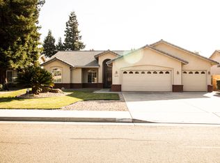2625 W Clinton Ave, Visalia, CA 93291