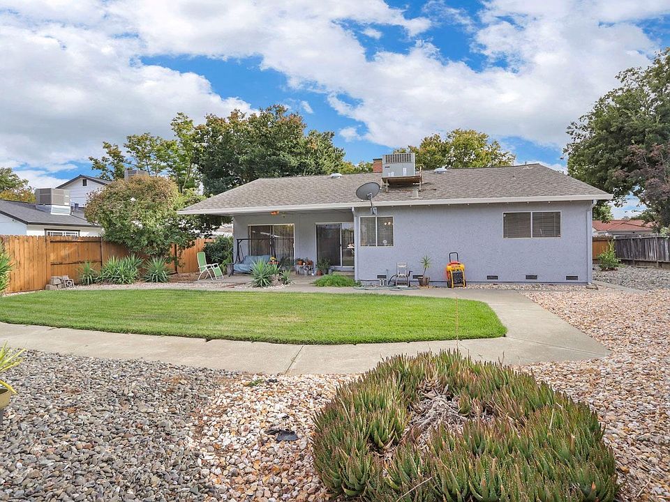1st image of 561 Parkridge Drive