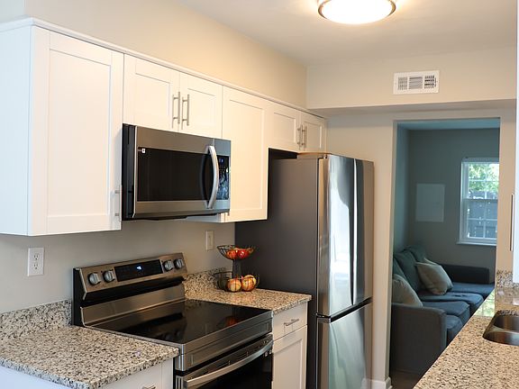 3rd image of 3486 Bancroft Dr