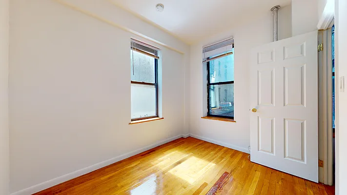 Rented by Bond New York | media 17