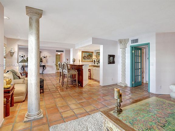 4th image of 450 Paradise Isle Blvd #307 & 308