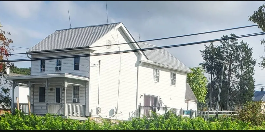4 bed, 1872 sqft, $700 — Photo 1