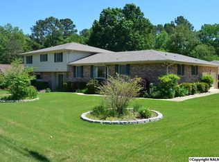 112 Covered Bridge Rd, Rainbow City, AL 35906