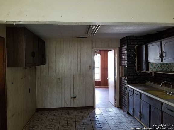3rd image of 138 Wallace St