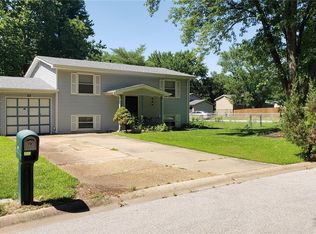 23 Fern Dr, Saint Charles, MO 63304