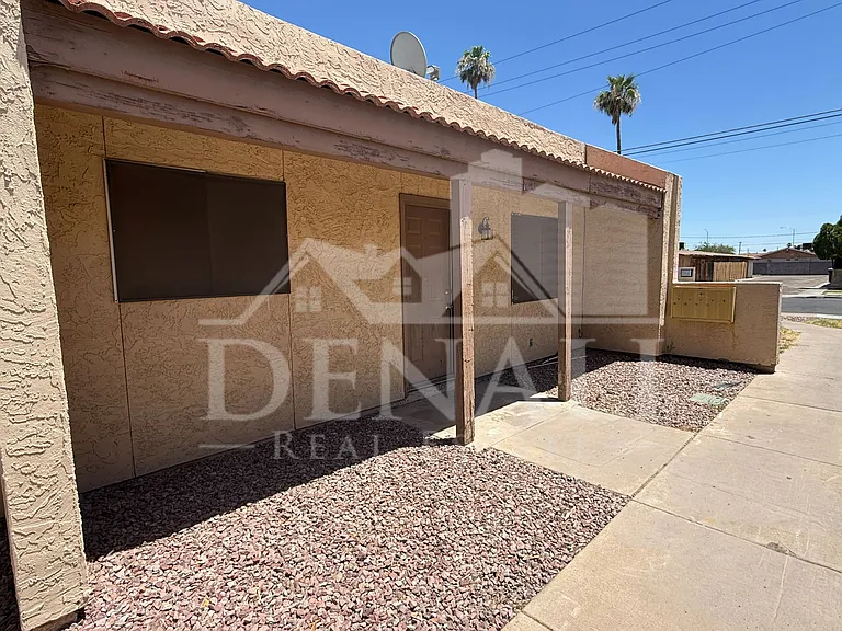 624 E Marilyn Ave #1 — Photo 2