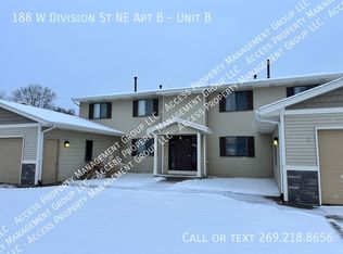 188 W Division St NE APT B, Rockford, MI 49341