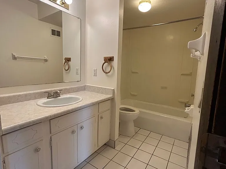 2233 Wyoming Ave — Photo 7