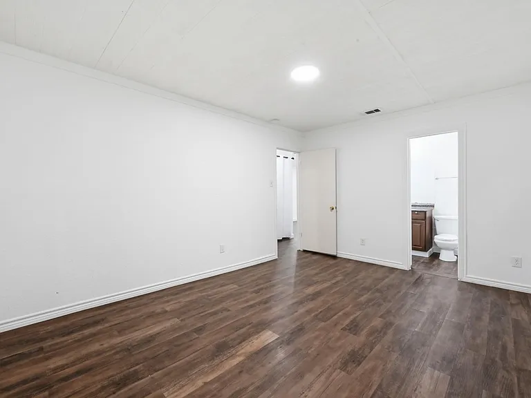 5104 Spruce Cv #A — Photo 12