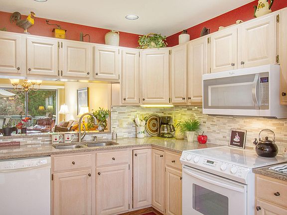 4th image of 2734 Mulford Dr SE