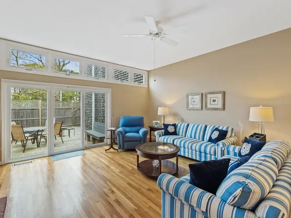 1 Belmont Rd #10, Harwich, MA 02645