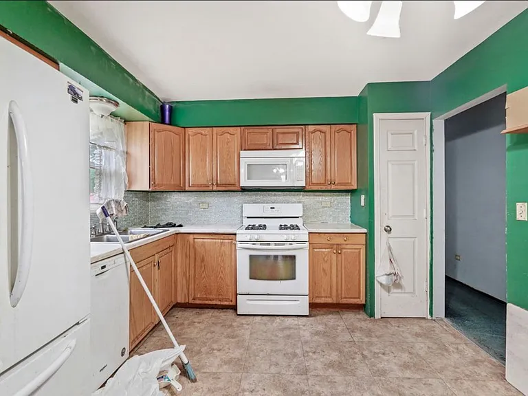 10619 Porter St — Photo 3