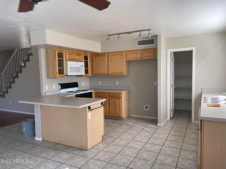 10509 E Olla Ave — Photo 3