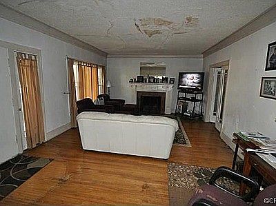 3rd image of 521 N Orange Ave