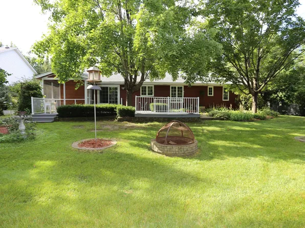 8224 W 104th St, Bloomington, MN 55438