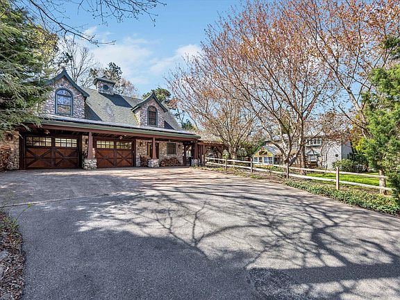 4th image of 34 Hilltop Drive