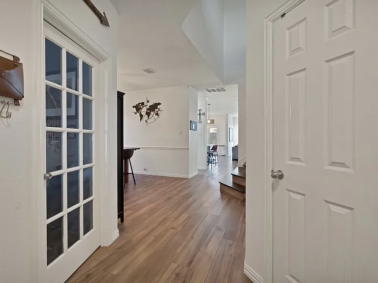 1708 Kittyhawk Dr — Photo 3