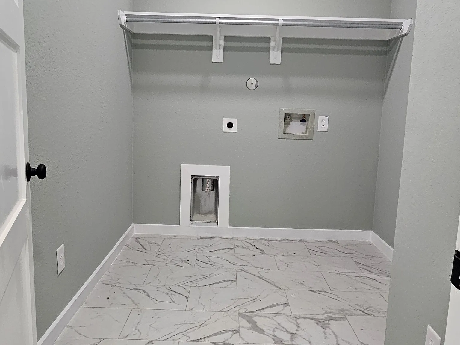 3 bed, 2.5 bath, 1490 sqft, $1,700 — Photo 1