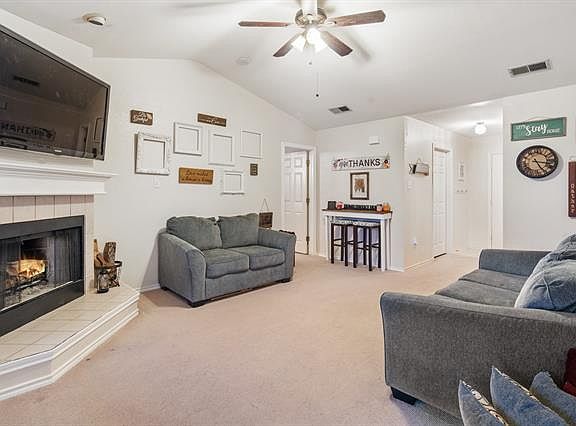 4th image of 2317 Brookview Dr