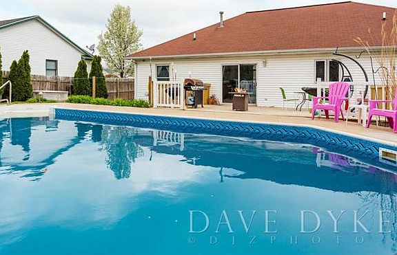 3rd image of 1674 Mayflower Dr SW