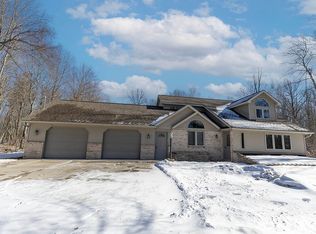 3950 N Sturgeon Rd, Midland, MI 48642