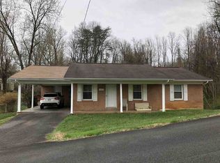 1035 Sunset Cir, Newport, TN 37821