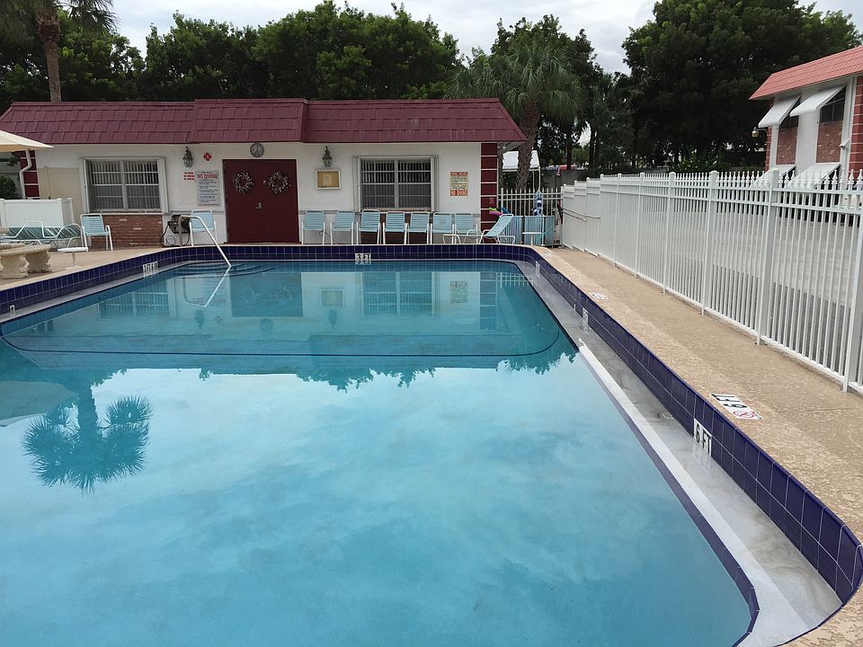 1st image of 3550 NW 8th Ave APT 203