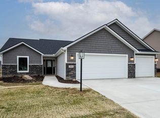 301 W Portsmouth Cv, Columbia City, IN