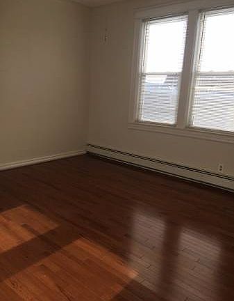 4th image of 2834 47th St #1