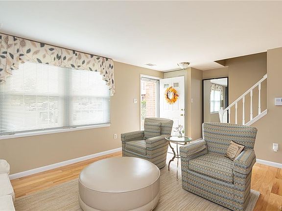 2nd image of 9721 Greenmeadow Cir
