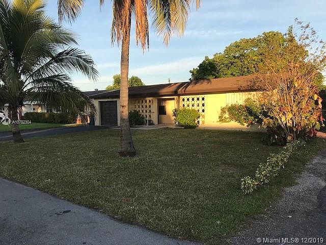 2nd image of 2421 Riviera Dr