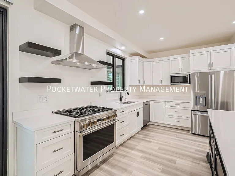3595 Darley Ave — Photo 7