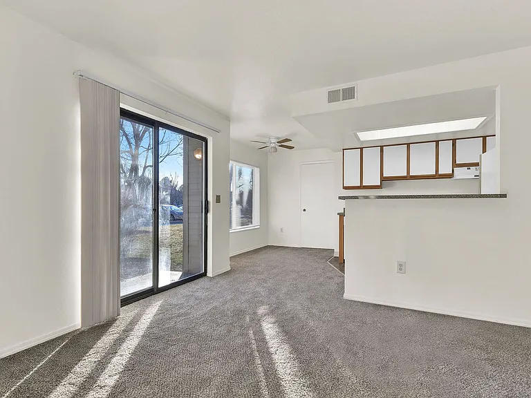Hilton Street Apartments — Photo 32