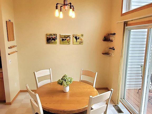4th image of 15672 Fjord Ave