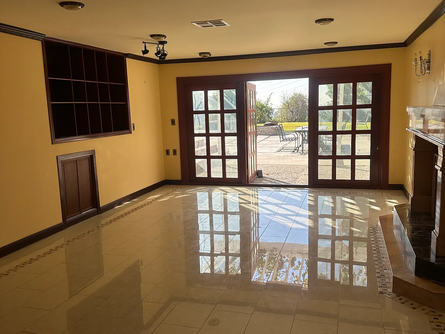 2 bed, 1.5 bath, 1500 sqft, $3,300 — Photo 1